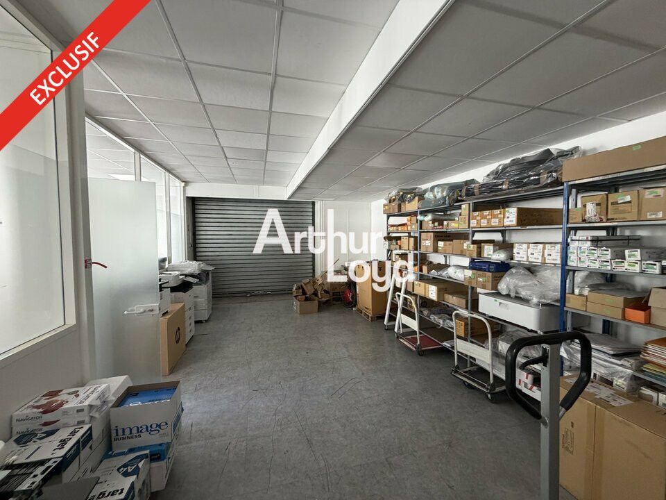 Bureaux et petit stockage sur la route de la Baronne