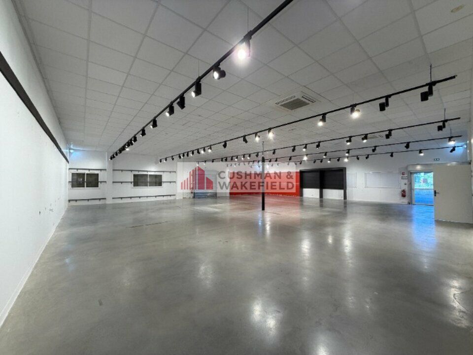 Location local commercial 390 m² non divisibles