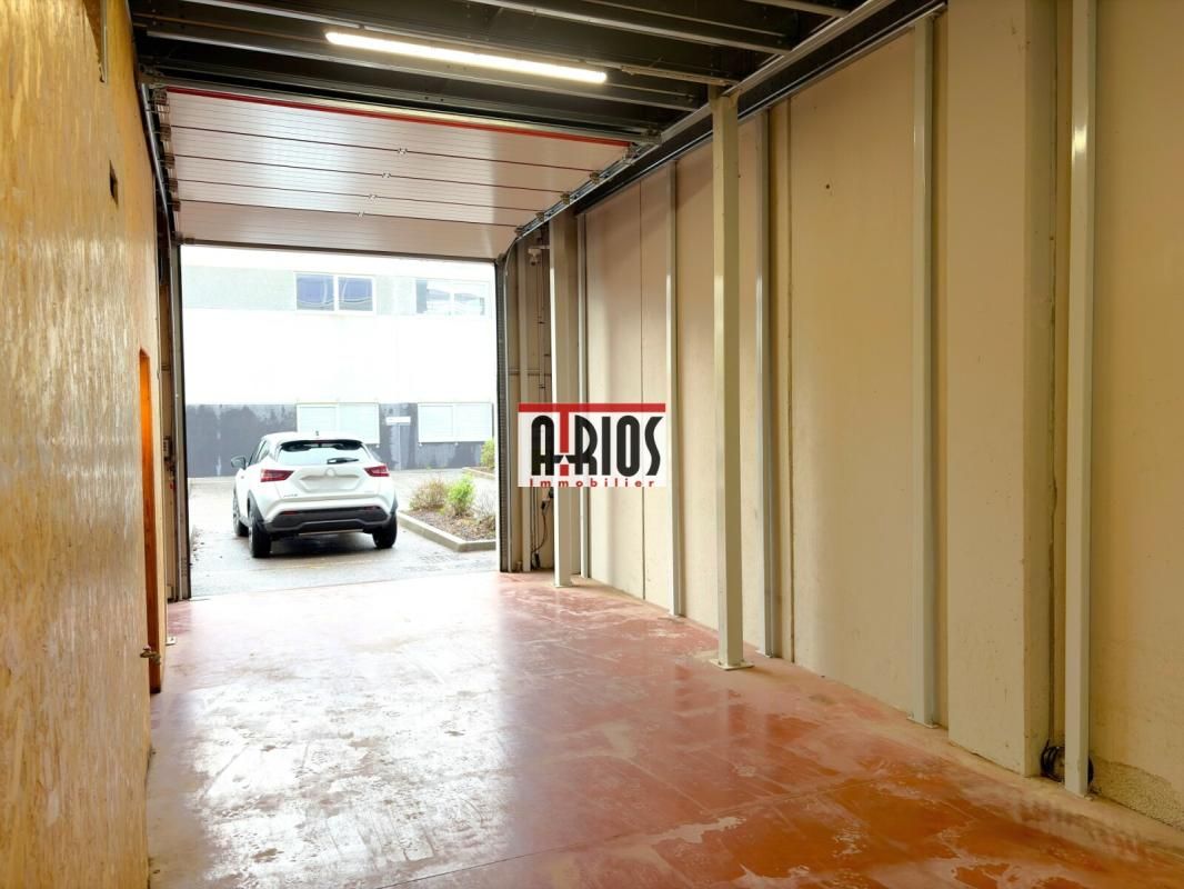 Location entrepôts 80 m² non divisibles