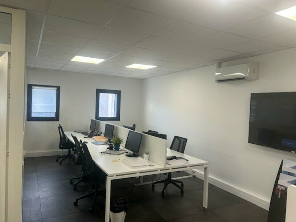 TOURS CENTRE - Place Jean Jaurès - Emplacement stratégique -