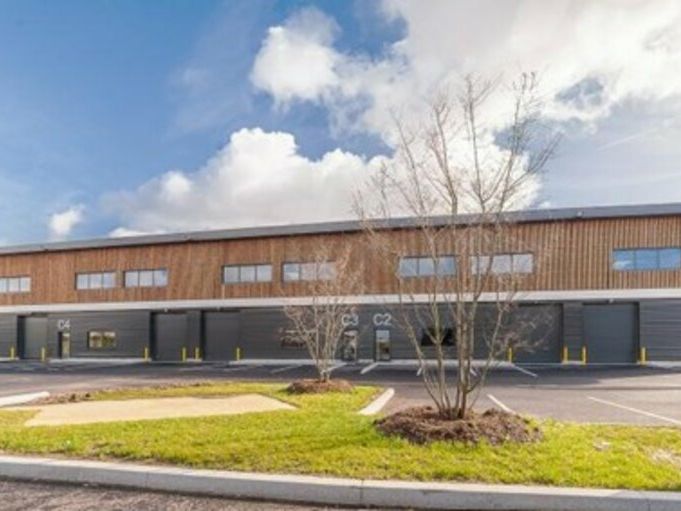 Location local d''activites 305 m² non divisibles