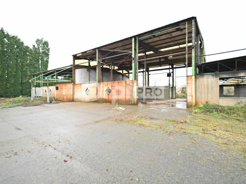Vente local d''activites 782.75 m² non divisibles