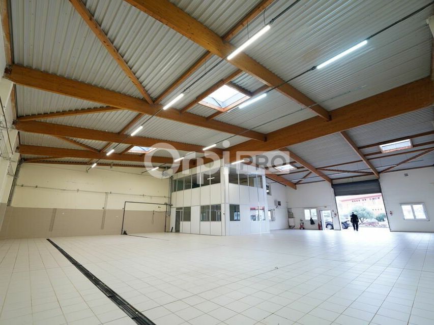 Location local d''activites 583 m² non divisibles