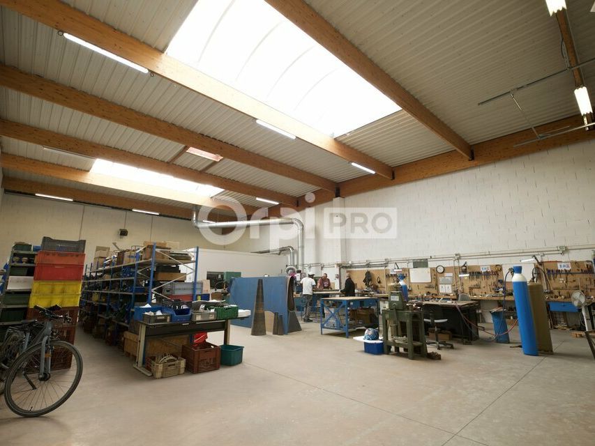 LOCAUX D'ACTIVITÉ À LOUER - DECINES-CHARPIEU