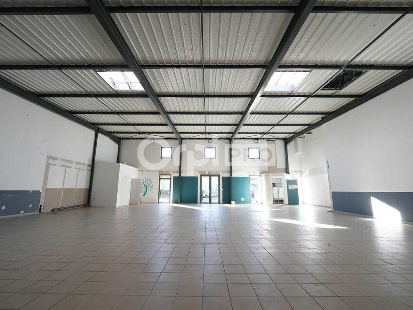 Location local d''activites 364 m² non divisibles