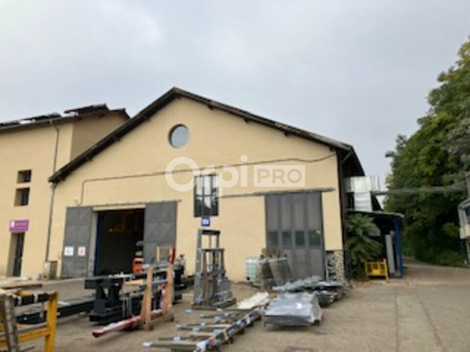 Location local d''activites 1480 m² non divisibles