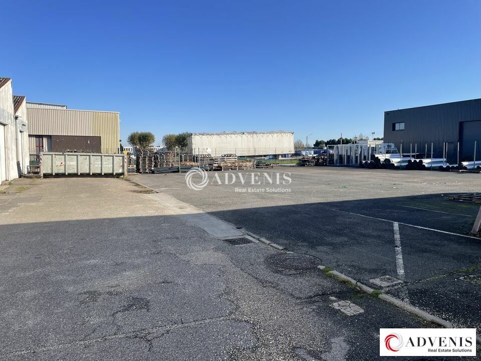 A LOUER - BATIMENT D'ACTIVITES INDEPENDANT DE 1 406 M² - PROCHE ROCADE