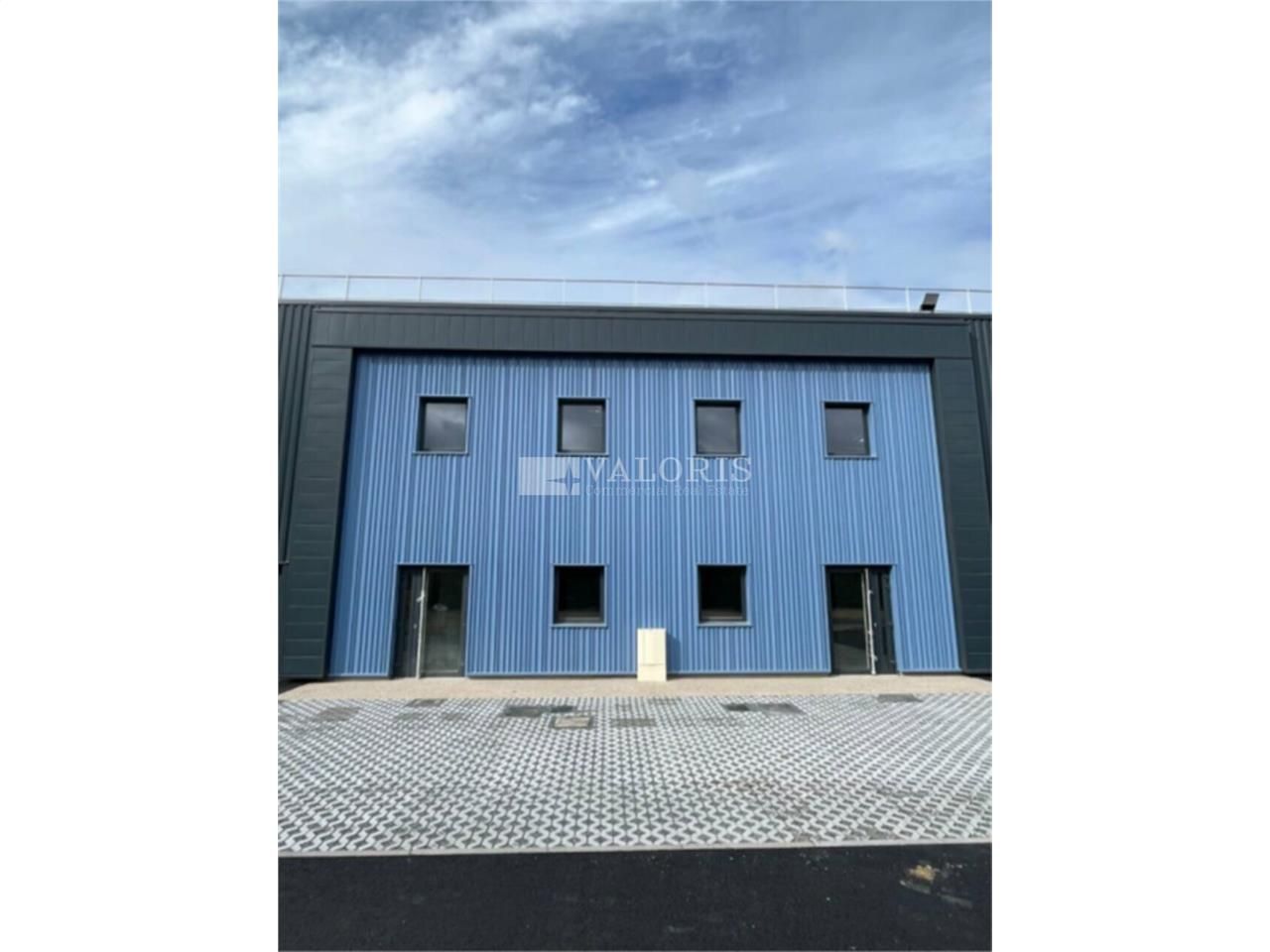 Valoris Real Estate vous propose à la des cellules d'activités à la vente au sein d'un parc neuf sur la commune de Saint-Rémy à proximité immédiate de Bourg en Bresse.