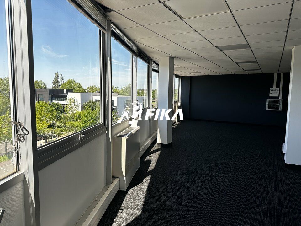 A LOUER BUREAUX 142 m² (31670) LABEGE