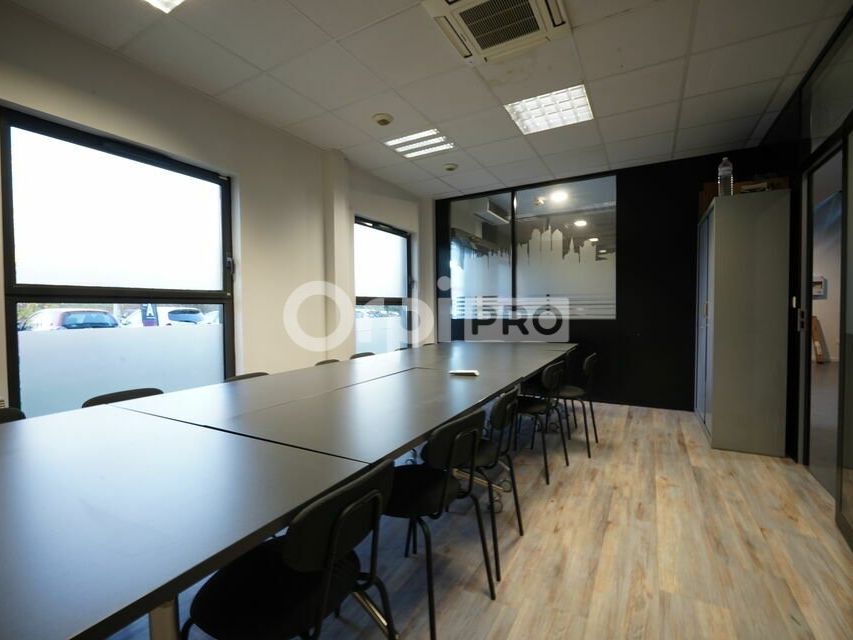 BUREAUX A LOUER - 202 m² - RILLIEUX LA PAPE