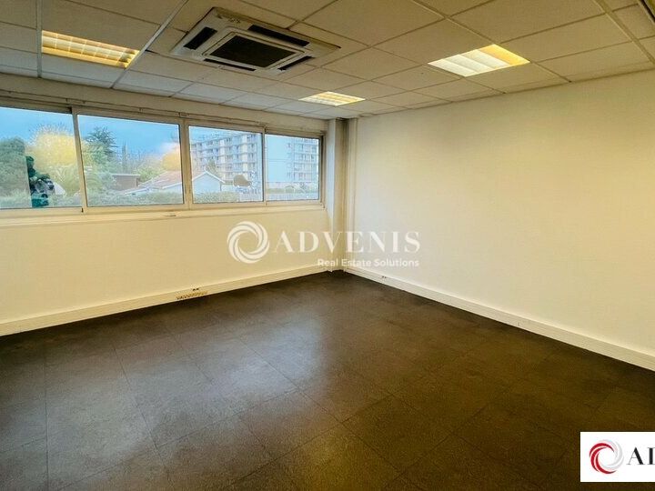 A LOUER - BUREAUX - 100 M²