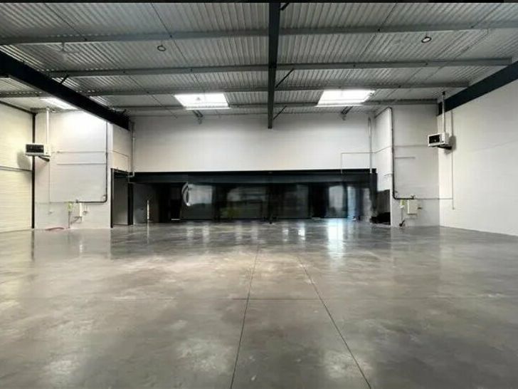 France Locaux vous propose des locaux d'activité neufs à vendre à Courtry.