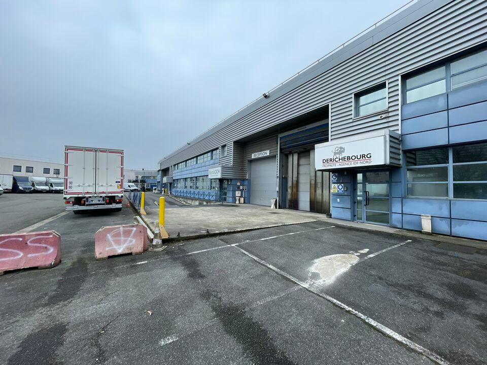 France Locaux vous propose un bâtiment indépendant d'activité et de bureaux au sein d'une zone d'activité gardiennée au pied de l'A86, la N2 et du métro ligne 7 - La Courneuve 8 mai 1945 