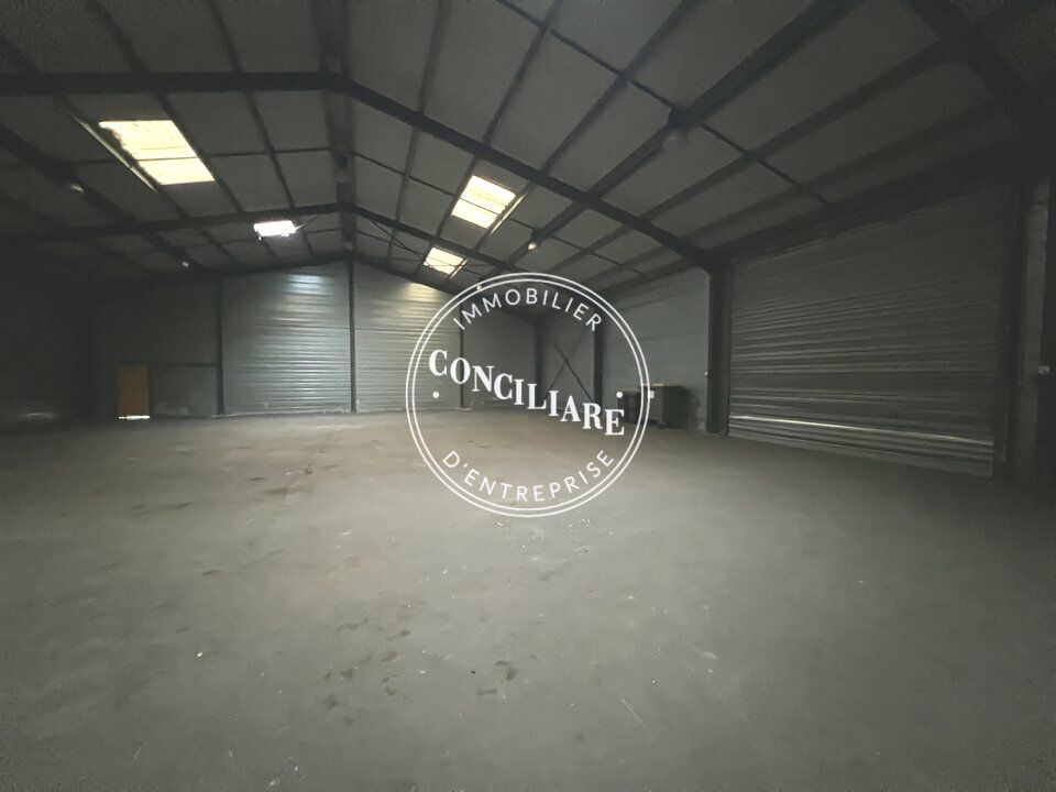 Location entrepot 550 m² non divisibles