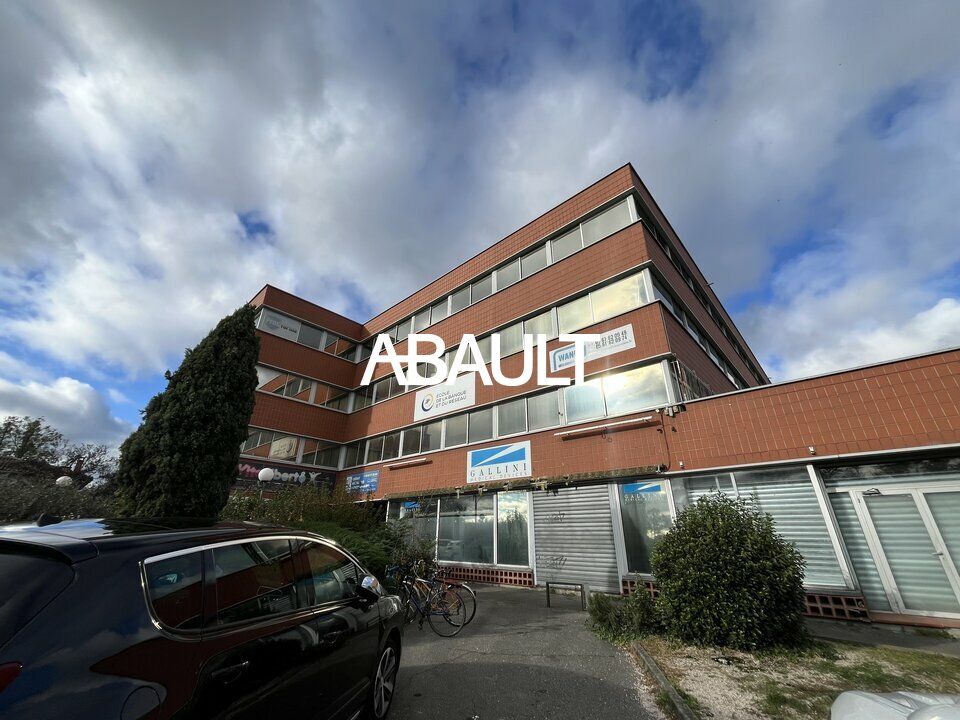 A VENDRE 2 000 m² ENVIRON DE BUREAUX LOUES PURPAN