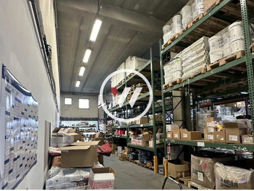 LOCAL COMMERCIAL / SHOWROOM A LOUER ! 