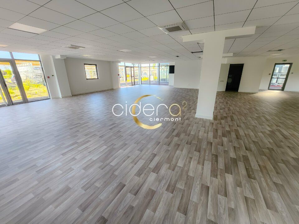 249 m² pour ce bureaux en location à Pont du chateau