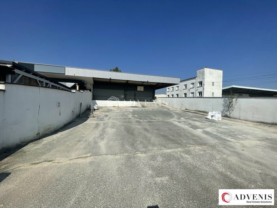 Location local d''activites 225 m² non divisibles