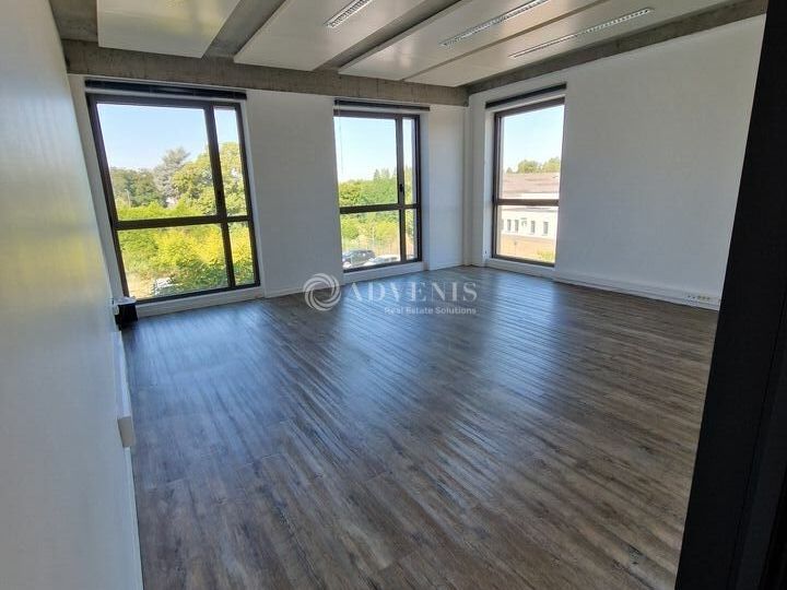 Bureaux récents de 156 m² environ, à louer à proximité de la gare d'Amboise