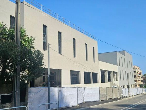 Location local d''activites 239 m² non divisibles