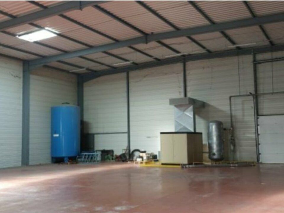 Vente entrepot 13400 m² non divisibles