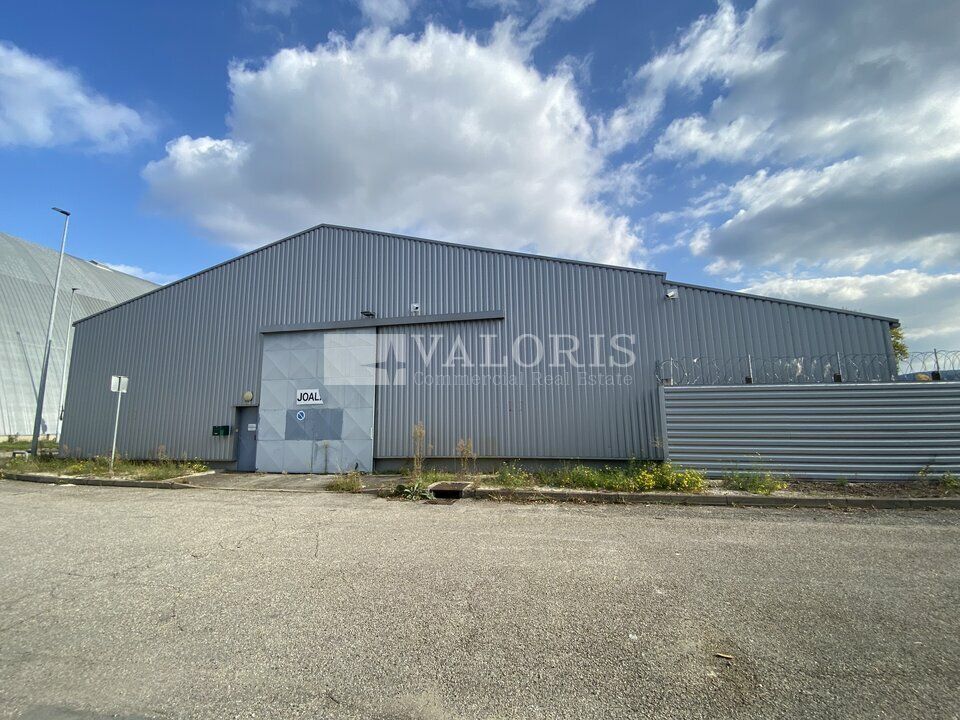 Vente local d''activites 1350 m² non divisibles