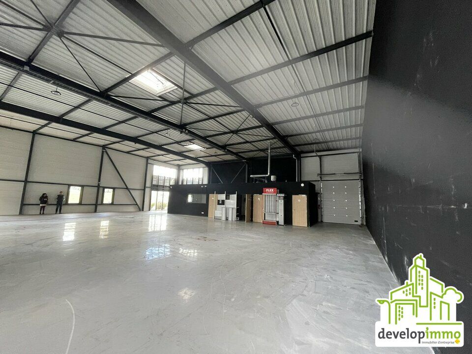 A vendre surface d'activité / bureaux 424 m²
