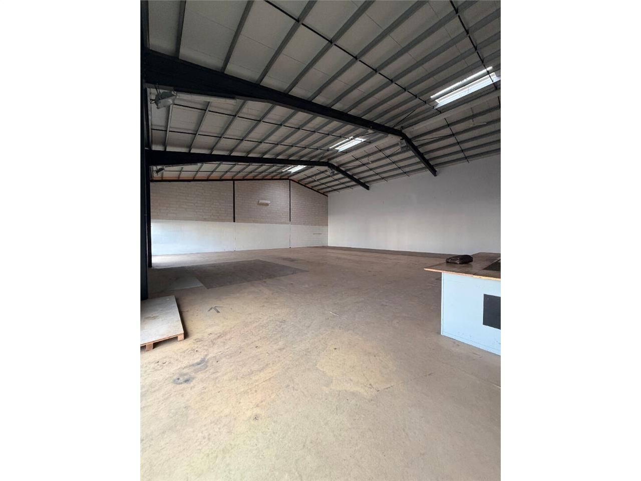 Vente local commercial 750.00 m² à LIMOGES