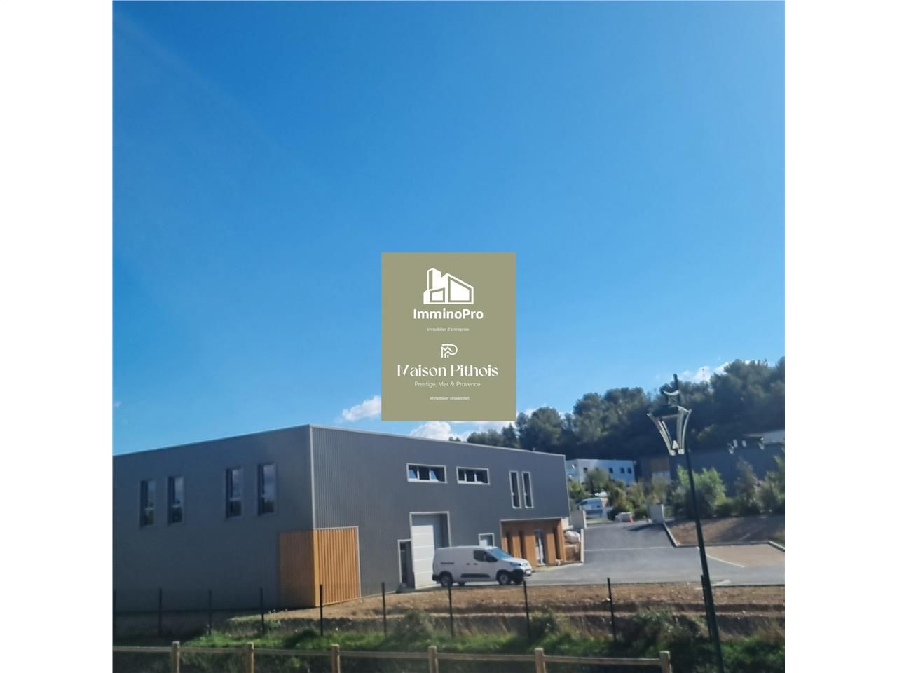 Location local d''activités 180 m² à Saint-Estève-Janson