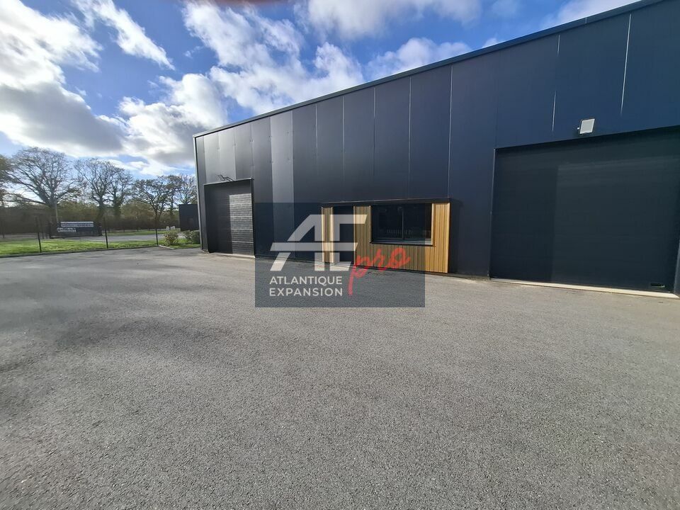 Location local d''activites 213 m² non divisibles