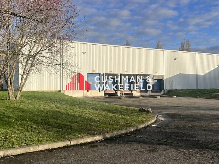 Location entrepot 6234 m² non divisibles