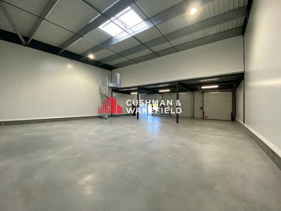 Location activité/entrepôt - 361 m²