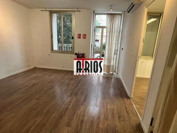Location local commercial 62 m² non divisibles