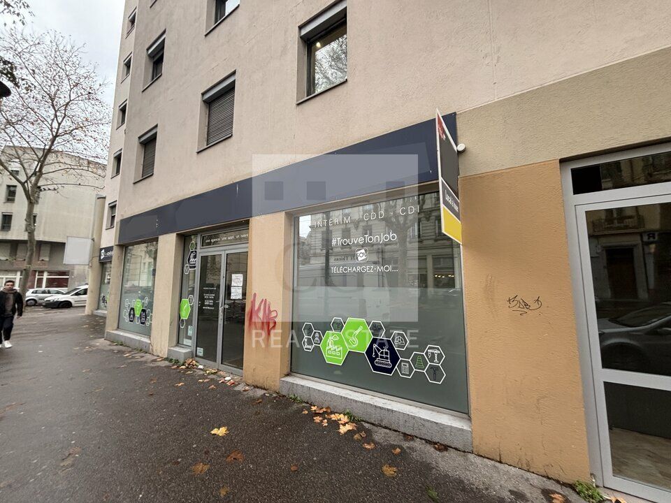 À LOUER – LOCAL COMMERCIAL DE 160 m² – VILLEURBANNE / AXE PASSANT – MODULABLE & ACCESSIBLE