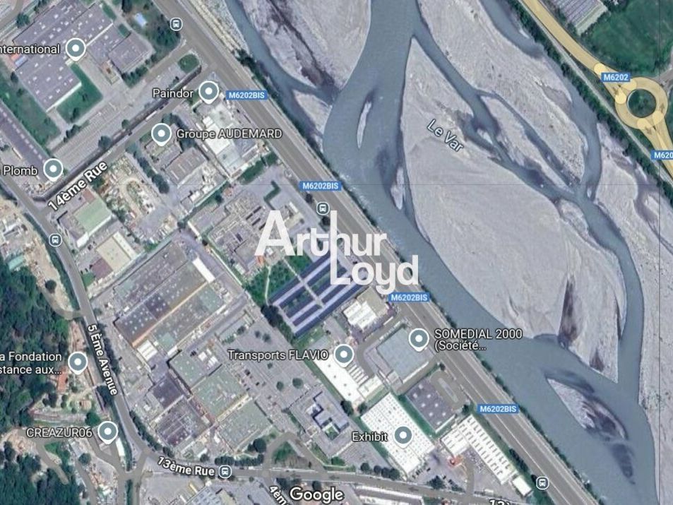 Location terrain 3100 m² non divisibles