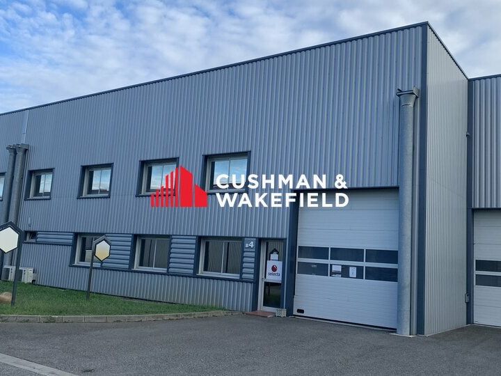 Location local d''activites 671 m² non divisibles