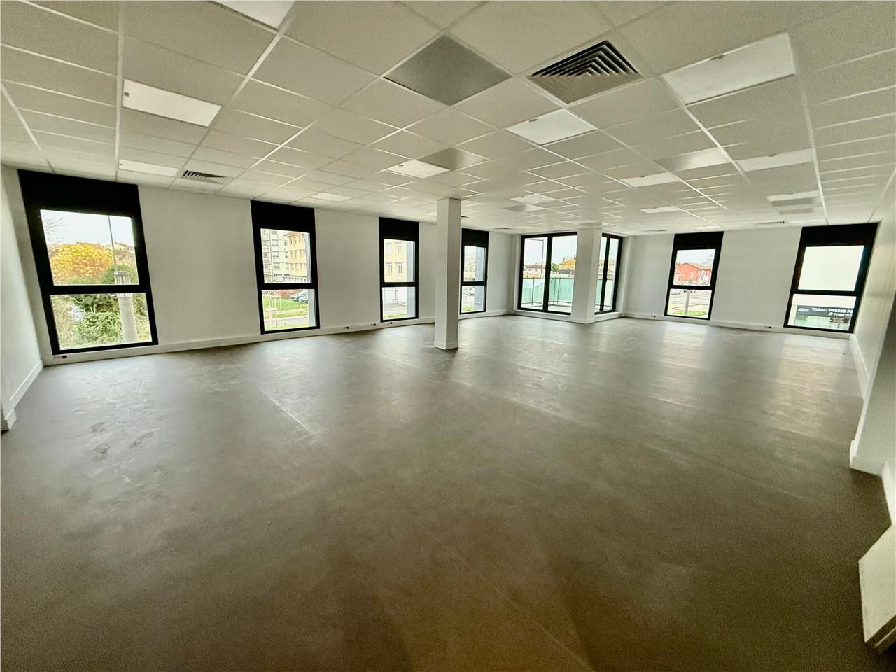 Vente bureaux 124 m² non divisibles