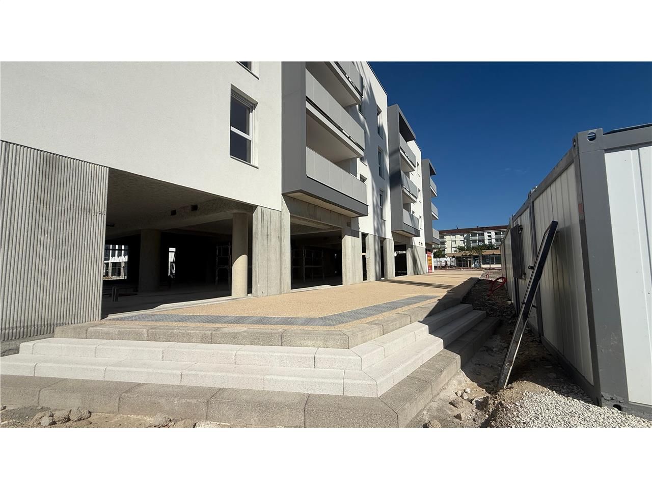 Vente commerces 82 m² non divisibles