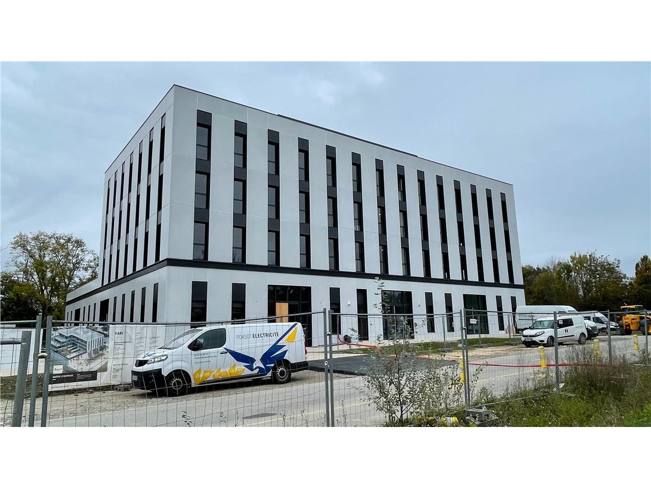 Vente bureaux 222 m² non divisibles