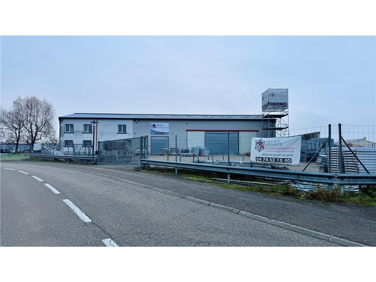 Location entrepots 595 m² non divisibles
