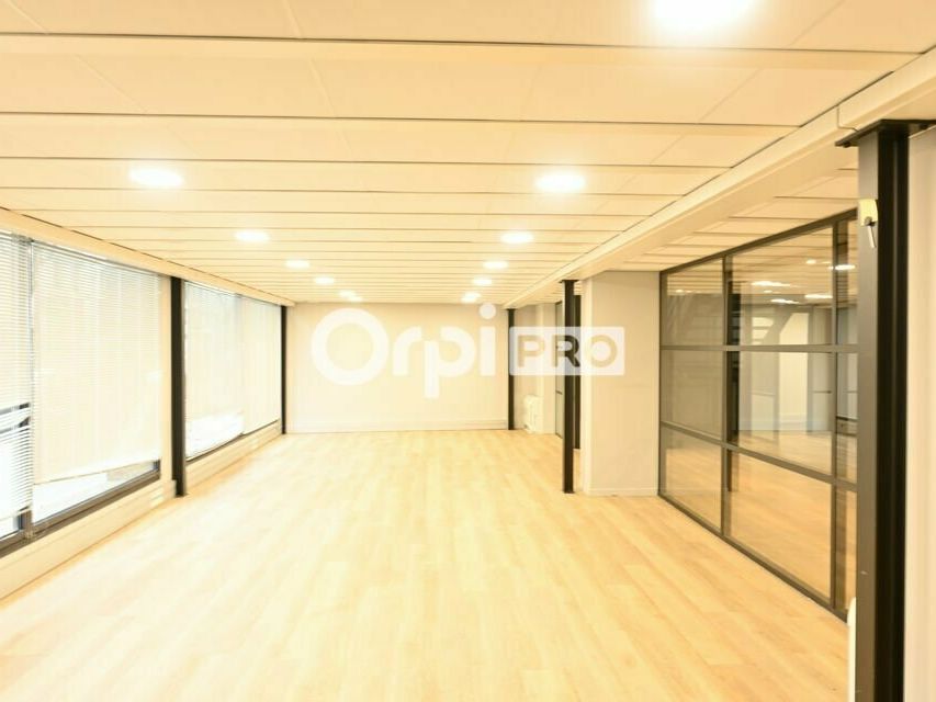 Location bureaux 599 m² non divisibles