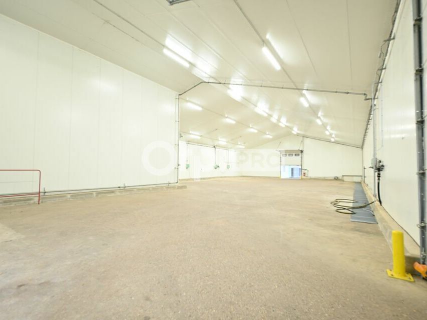 ENTREPOT A LOUER - 612 m² - L'ABERGEMENT DE CUISERY