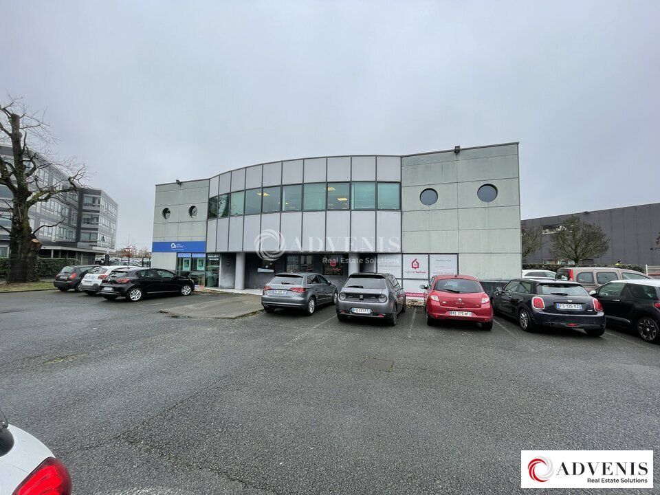 A LOUER - BUREAUX - 210 M²  A partir de 70 M²