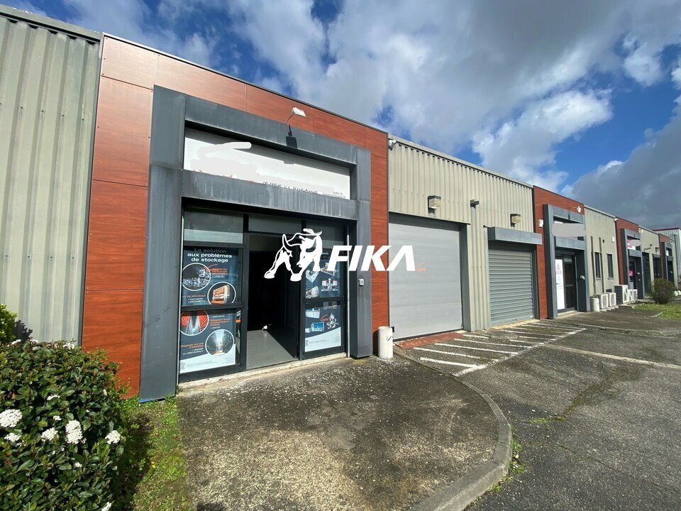 Location local d''activites 100 m² non divisibles