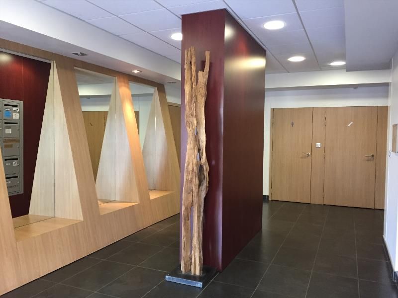 Au coeur du parc hôtelier de Bordeaux Lac et à proximité immédiate du Parc des Expositions, immeuble r+4 bénéficiant d'une excellente visibilité