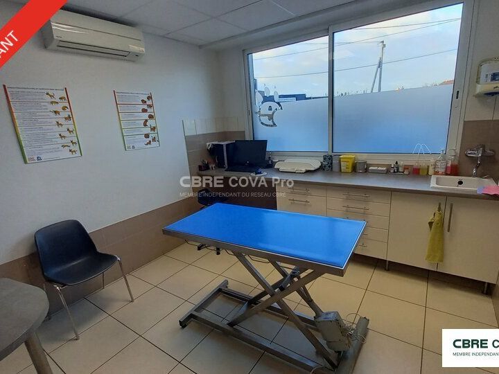 DOLE - Locaux commerciaux/de bureaux à vendre