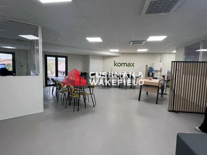 LOCAL D'ACTIVITES A VENDRE