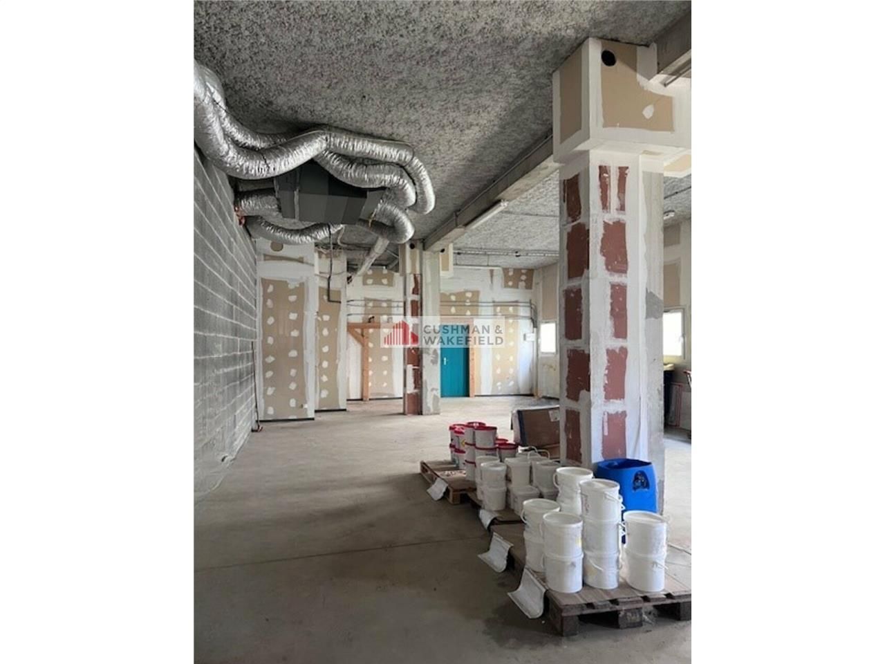 NIMES - LOCAUX D'ACTIVITES ET BUREAUX A LOUER