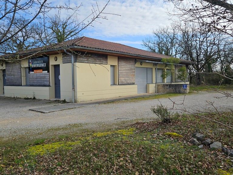 Vente local 196 m² à LE MONTAT