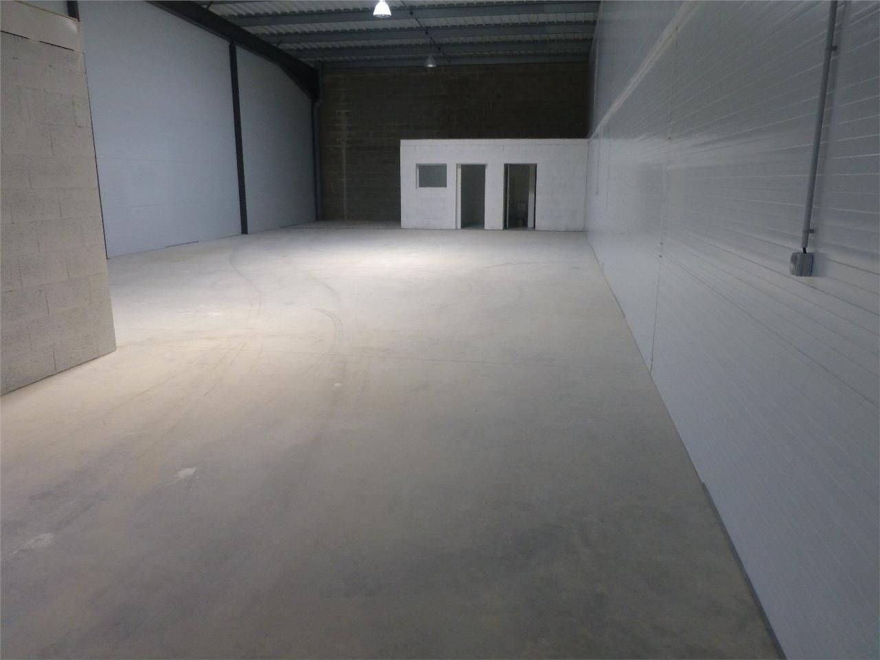 250 m² dispo à Ballan-miré